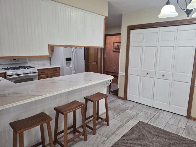 3211 Briar Crest Drive, Janesville, WI 53546