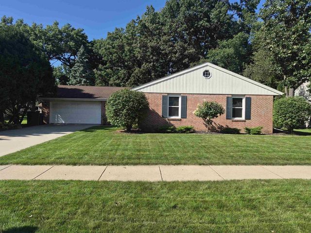 3211 Briar Crest Drive, Janesville, WI 53546