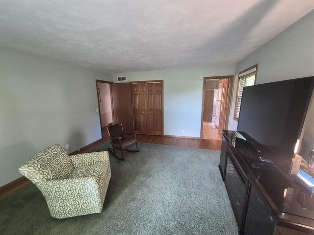 3211 Briar Crest Drive, Janesville, WI 53546