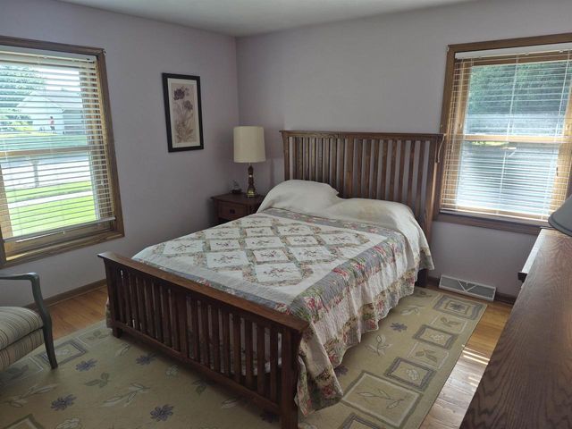 3211 Briar Crest Drive, Janesville, WI 53546