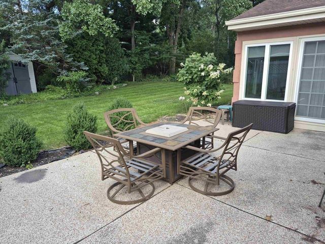 3211 Briar Crest Drive, Janesville, WI 53546