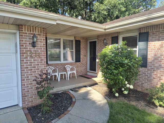 3211 Briar Crest Drive, Janesville, WI 53546