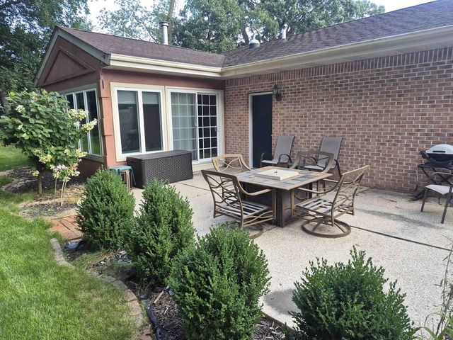 3211 Briar Crest Drive, Janesville, WI 53546