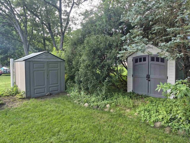3211 Briar Crest Drive, Janesville, WI 53546
