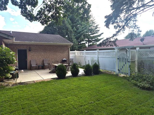 3211 Briar Crest Drive, Janesville, WI 53546