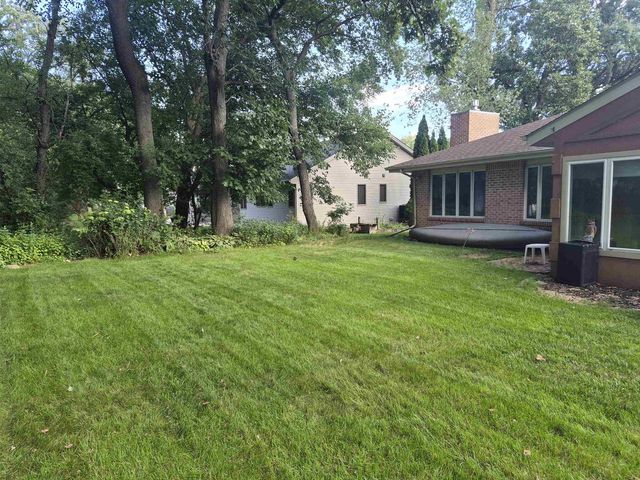3211 Briar Crest Drive, Janesville, WI 53546