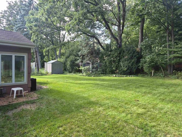 3211 Briar Crest Drive, Janesville, WI 53546