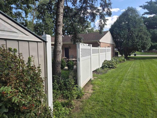 3211 Briar Crest Drive, Janesville, WI 53546