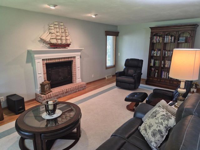 3211 Briar Crest Drive, Janesville, WI 53546