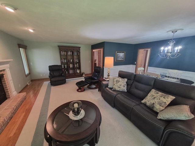 3211 Briar Crest Drive, Janesville, WI 53546