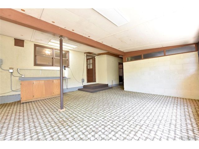 1120 Horseshoe Dr, Pueblo, CO 81001