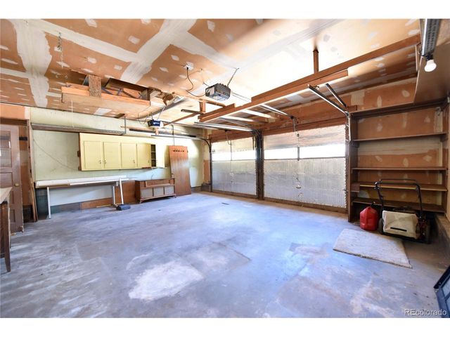 1120 Horseshoe Dr, Pueblo, CO 81001