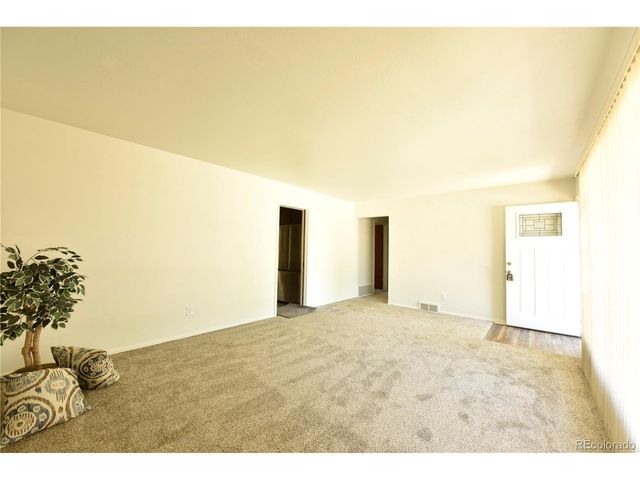 1120 Horseshoe Dr, Pueblo, CO 81001