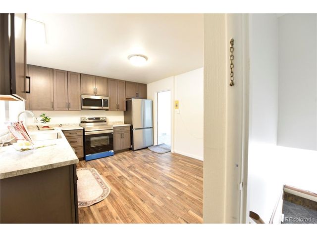 1120 Horseshoe Dr, Pueblo, CO 81001