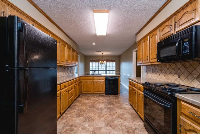 26 Blue Mountian Drive, Maumelle, AR 72213