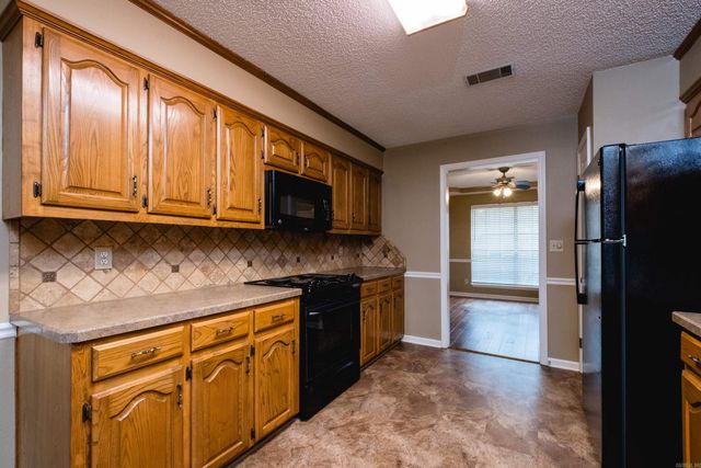 26 Blue Mountian Drive, Maumelle, AR 72213