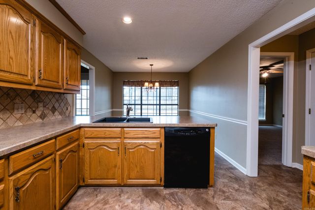 26 Blue Mountian Drive, Maumelle, AR 72213