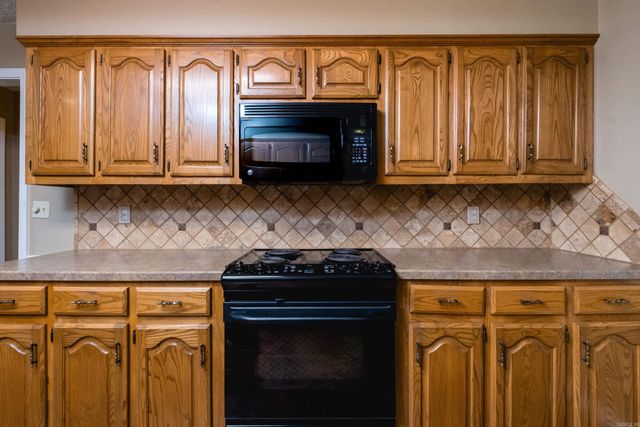 26 Blue Mountian Drive, Maumelle, AR 72213