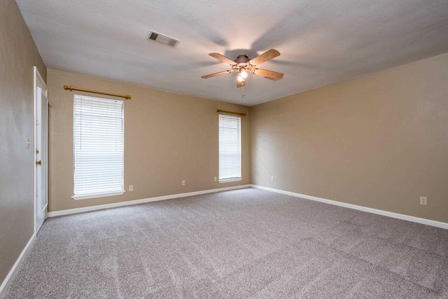 26 Blue Mountian Drive, Maumelle, AR 72213