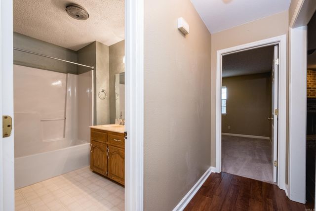 26 Blue Mountian Drive, Maumelle, AR 72213