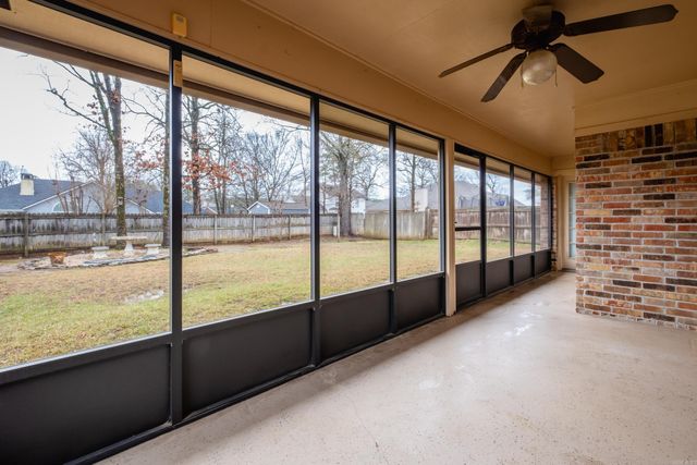 26 Blue Mountian Drive, Maumelle, AR 72213