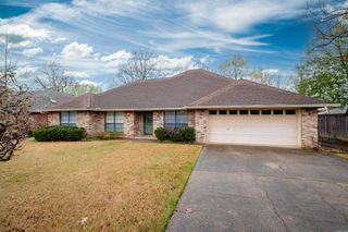 26 Blue Mountian Drive, Maumelle, AR 72213