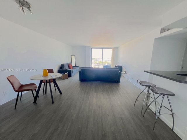1800 Collins Ave 15B, Miami Beach, FL 33139