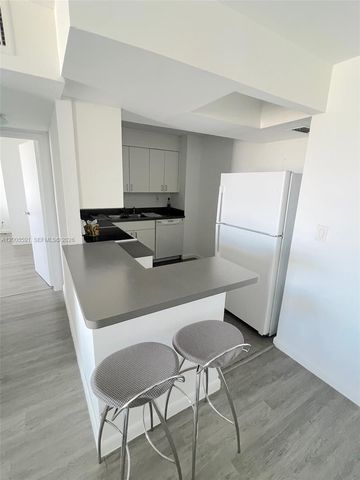 1800 Collins Ave 15B, Miami Beach, FL 33139