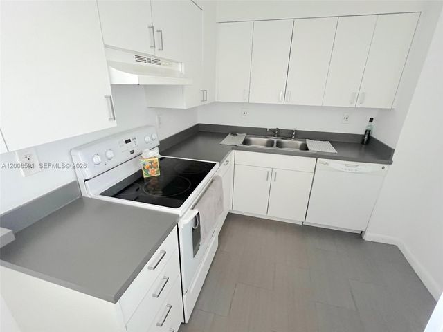 1800 Collins Ave 15B, Miami Beach, FL 33139