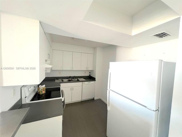 1800 Collins Ave 15B, Miami Beach, FL 33139