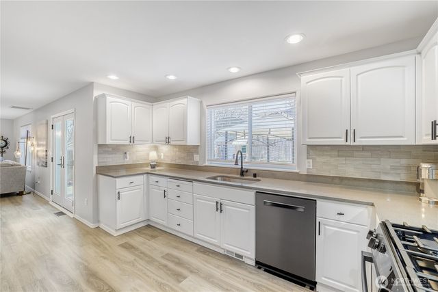 5607 79th Avenue NE, Marysville, WA 98270