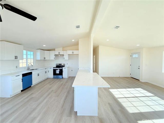 11975 Barbet, Phelan, CA 92371