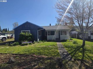 231 HARBOR Dr, Riddle, OR 97469
