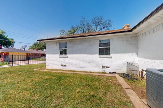 5720 Twineing Street, Dallas, TX 75227