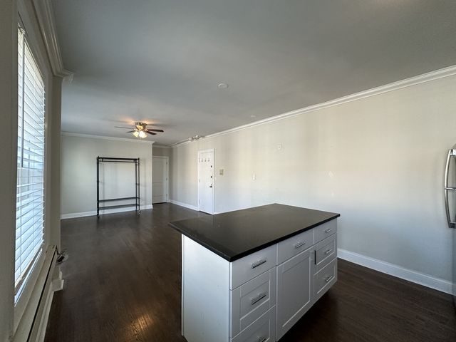 918 Green Bay Road 3C, Winnetka, IL 60093