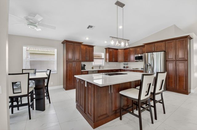 6738 Sun River Road, Boynton Beach, FL 33437