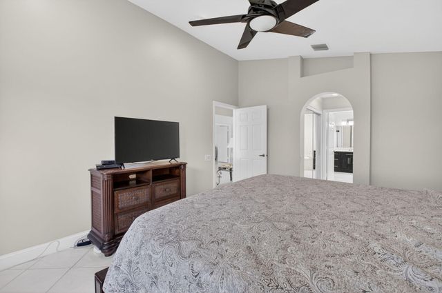 6738 Sun River Road, Boynton Beach, FL 33437