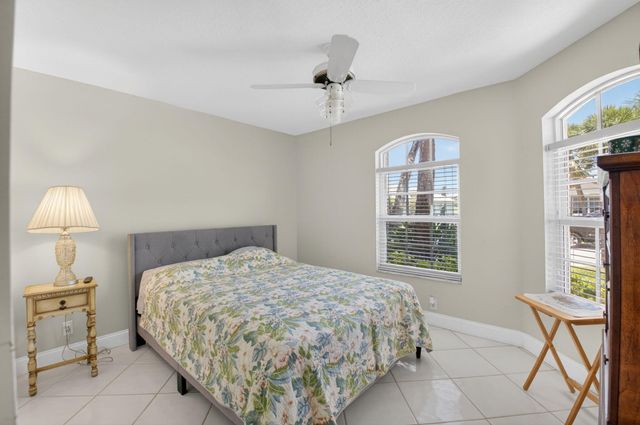 6738 Sun River Road, Boynton Beach, FL 33437