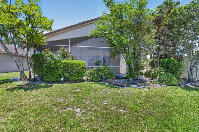 6738 Sun River Road, Boynton Beach, FL 33437