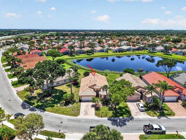 6738 Sun River Road, Boynton Beach, FL 33437