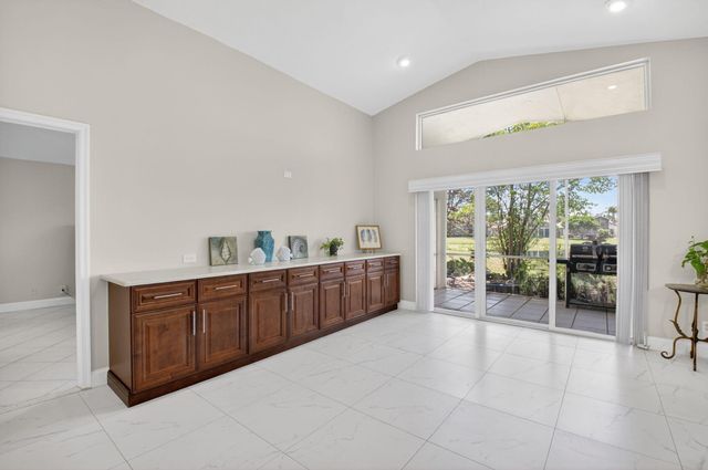 6738 Sun River Road, Boynton Beach, FL 33437