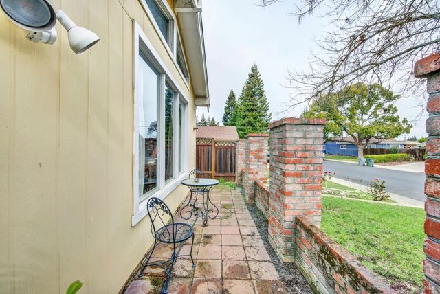 620 Walnut Ave, Vacaville, CA 95688