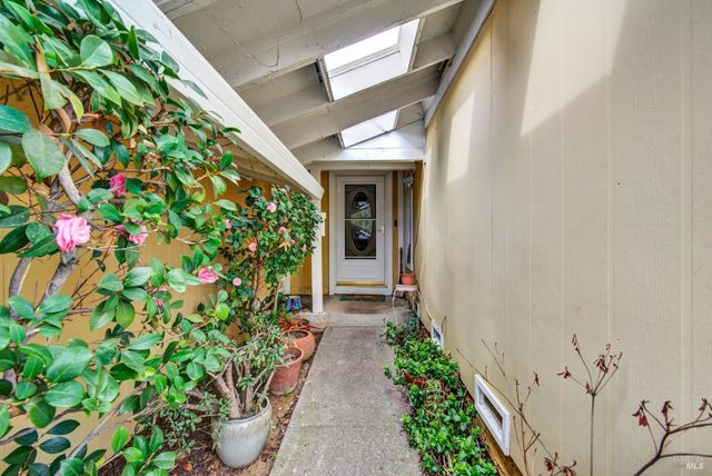 620 Walnut Ave, Vacaville, CA 95688