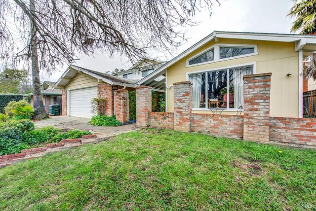 620 Walnut Ave, Vacaville, CA 95688