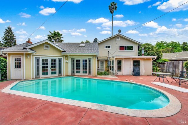 620 Walnut Ave, Vacaville, CA 95688