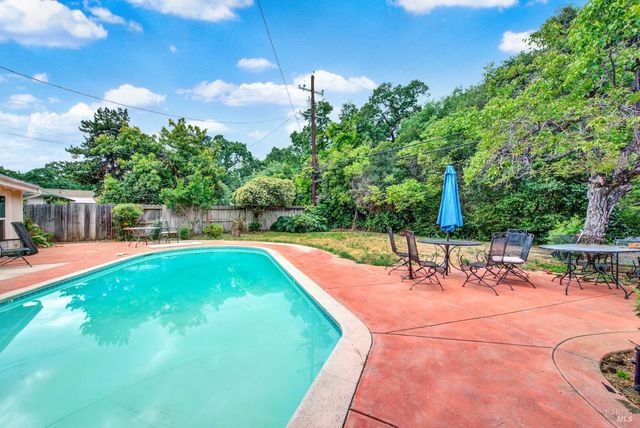 620 Walnut Ave, Vacaville, CA 95688