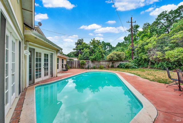 620 Walnut Ave, Vacaville, CA 95688