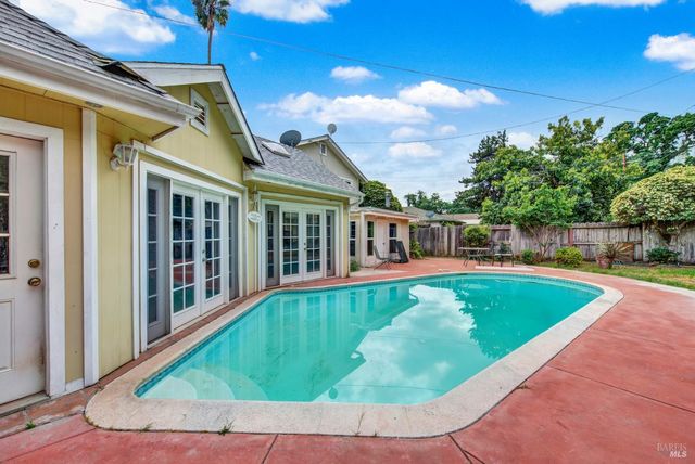 620 Walnut Ave, Vacaville, CA 95688