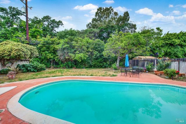 620 Walnut Ave, Vacaville, CA 95688