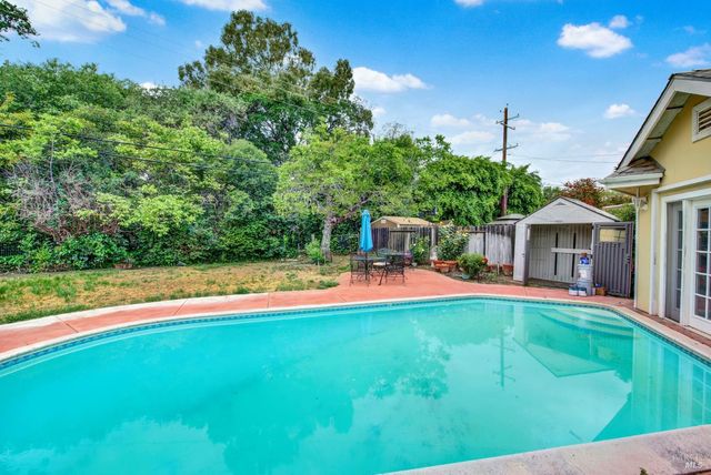 620 Walnut Ave, Vacaville, CA 95688